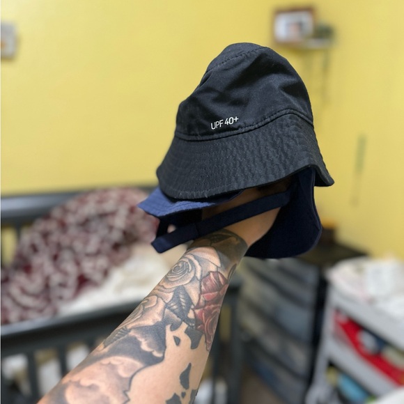 Nike - Picture 3 of 3